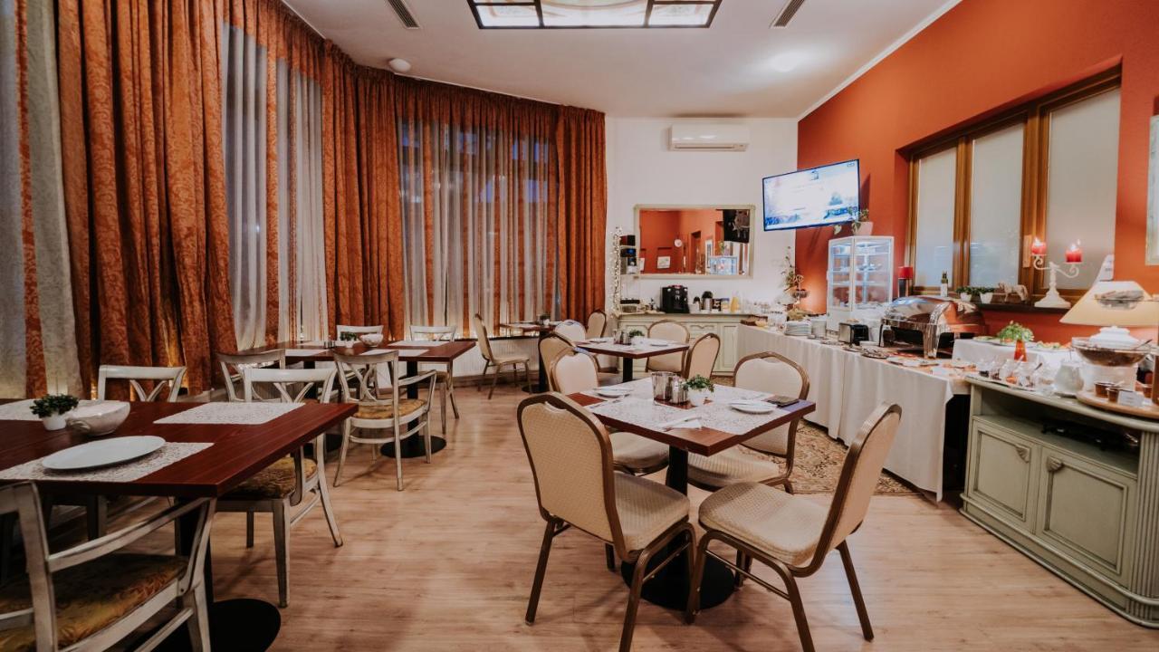 Boutique Hotel Maraton コシツェ エクステリア 写真