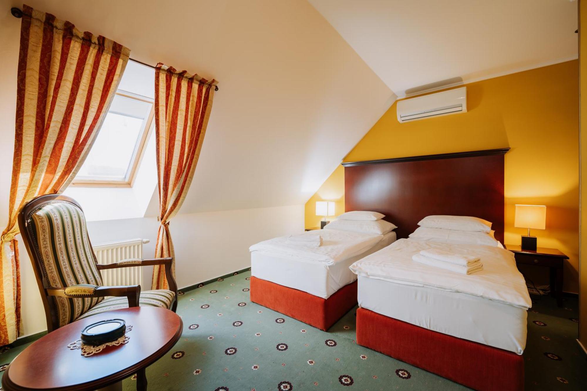 Boutique Hotel Maraton コシツェ エクステリア 写真