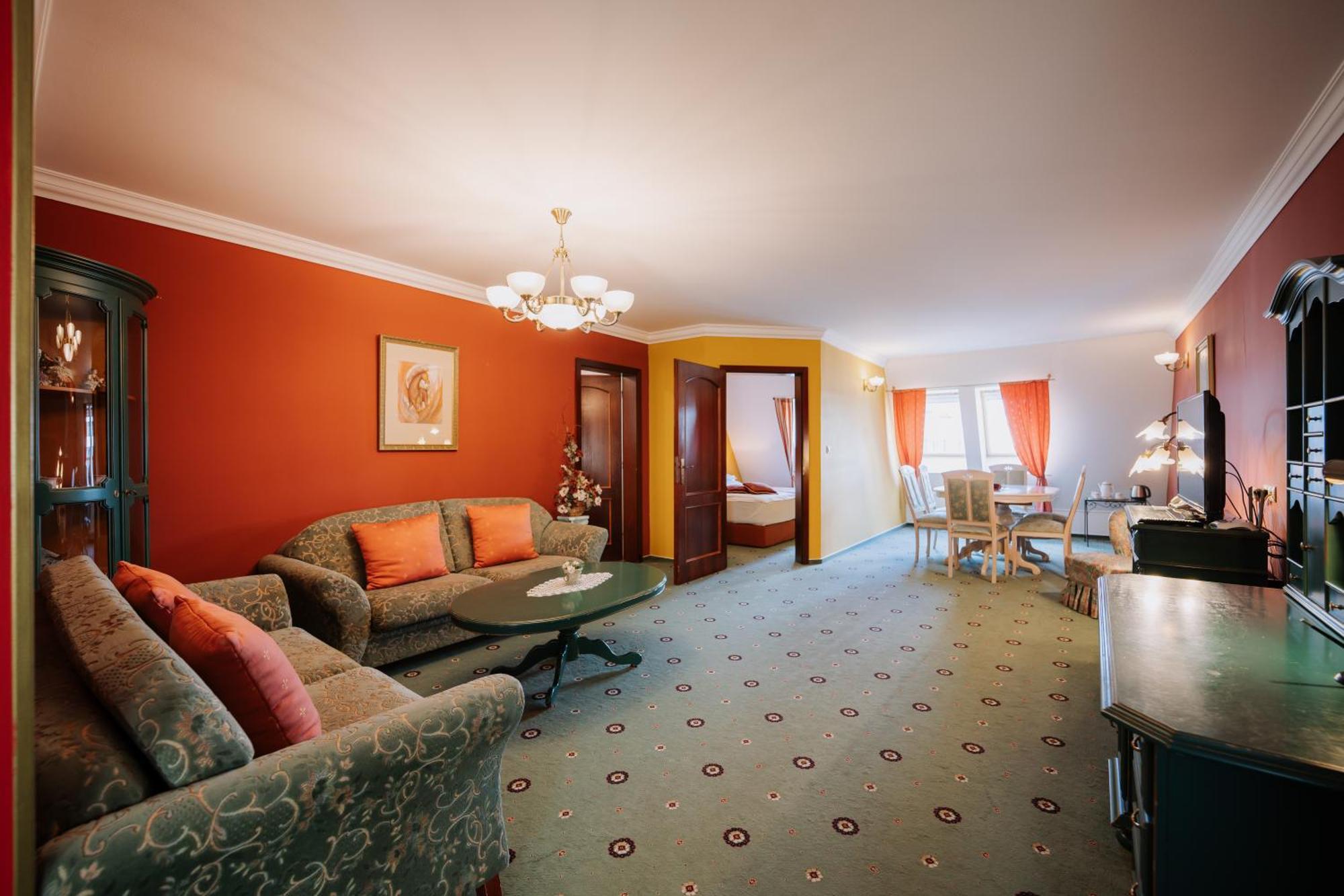 Boutique Hotel Maraton コシツェ エクステリア 写真