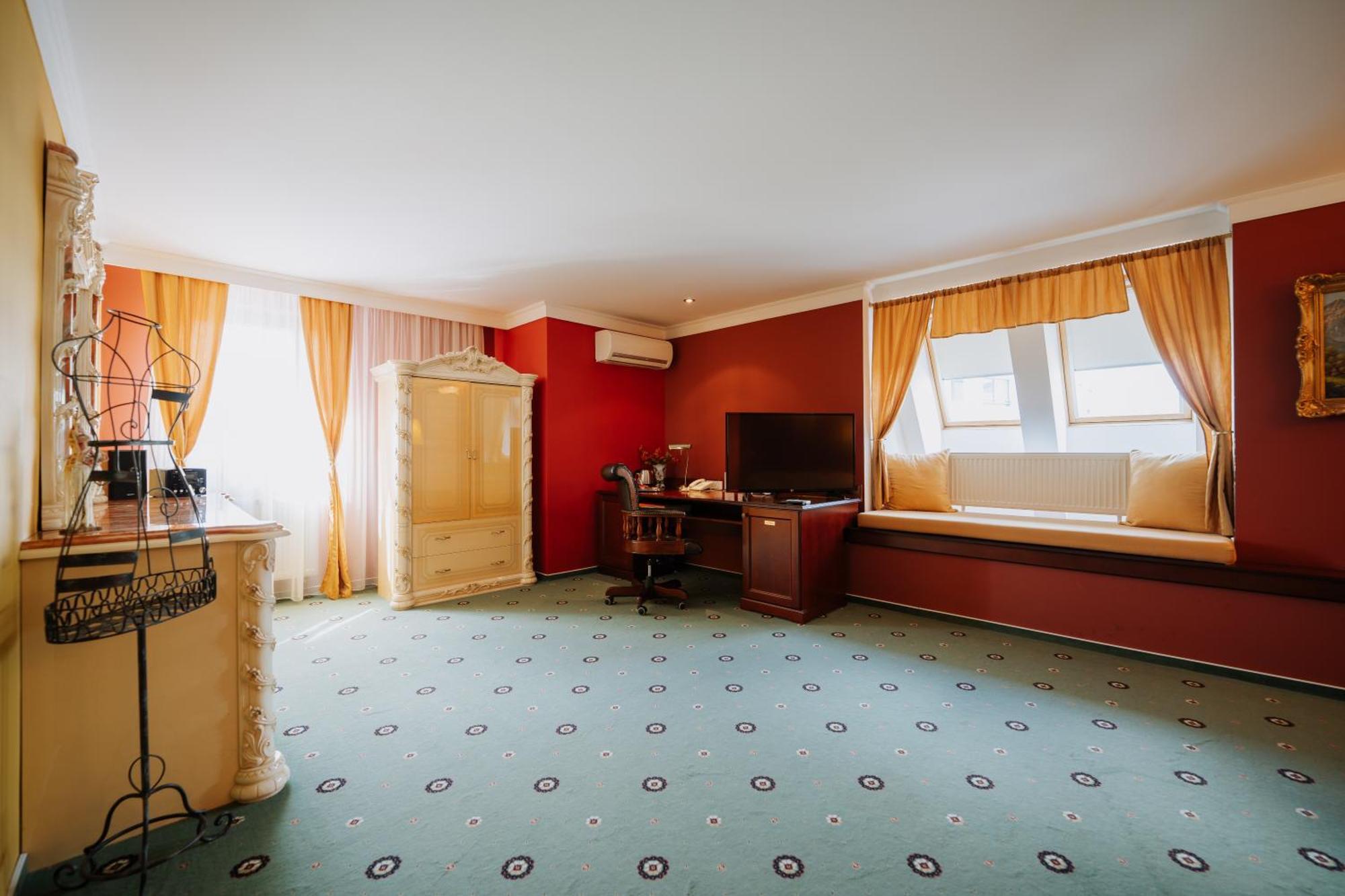 Boutique Hotel Maraton コシツェ エクステリア 写真