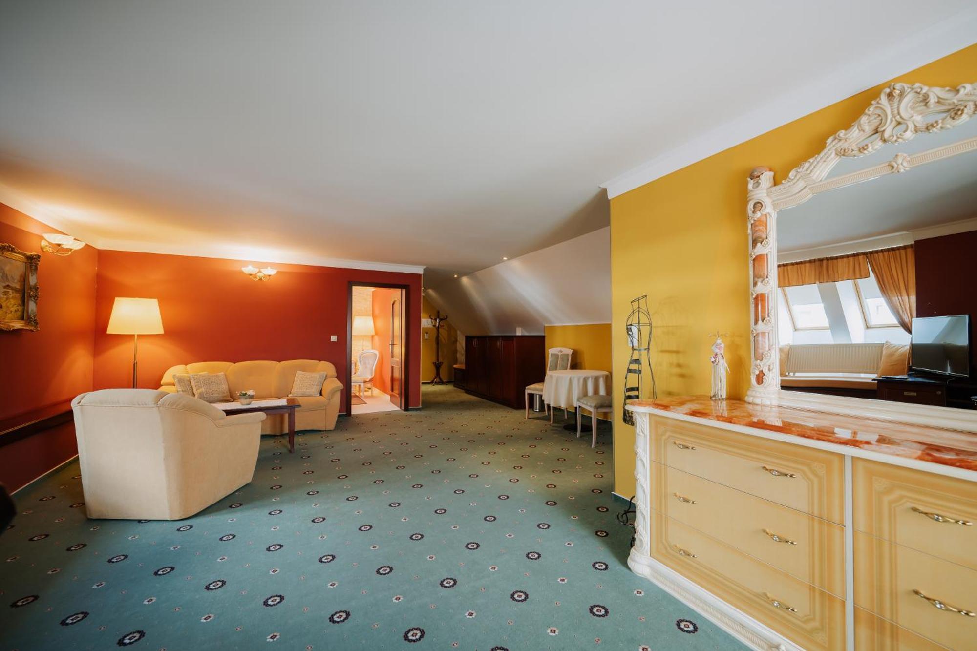 Boutique Hotel Maraton コシツェ エクステリア 写真